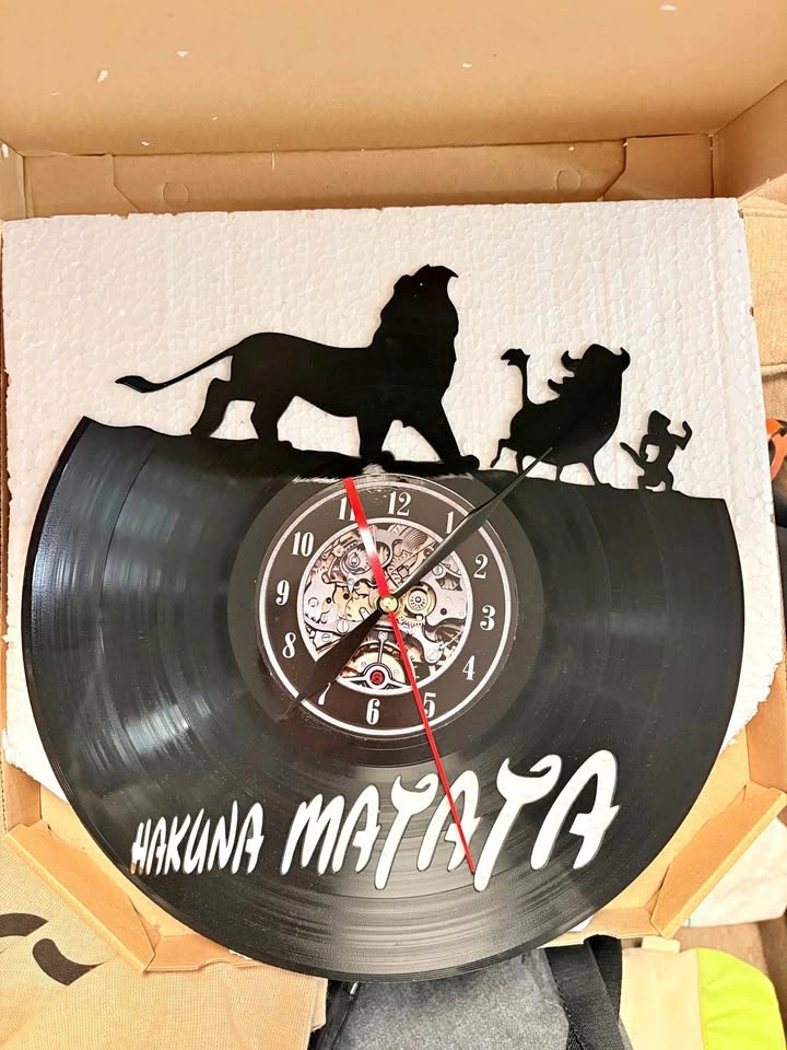 Hakuna Matata Vinyl Clock