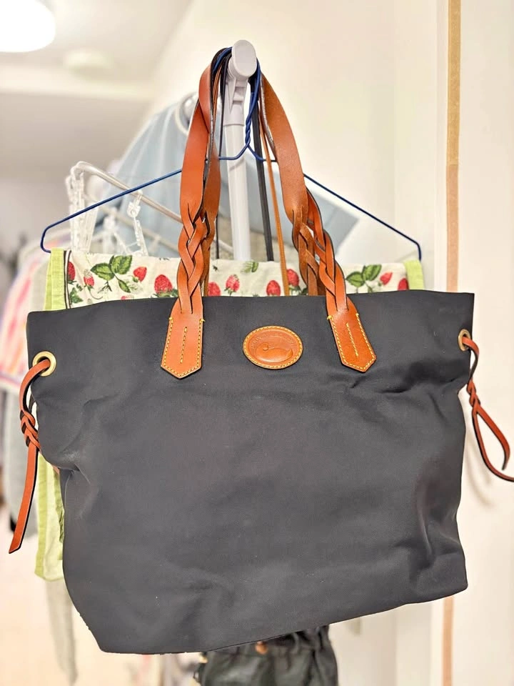 Dooney & Bourke Nylon Tote – Leather Handles – Large