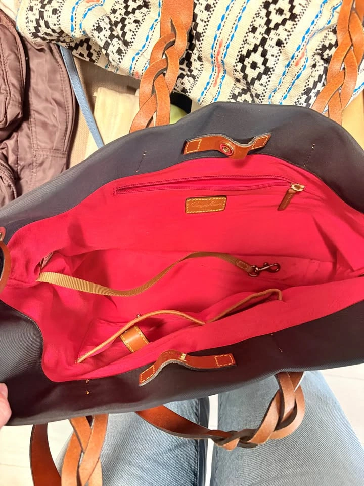 Dooney & Bourke Nylon Tote – Leather Handles – Large - photo 4