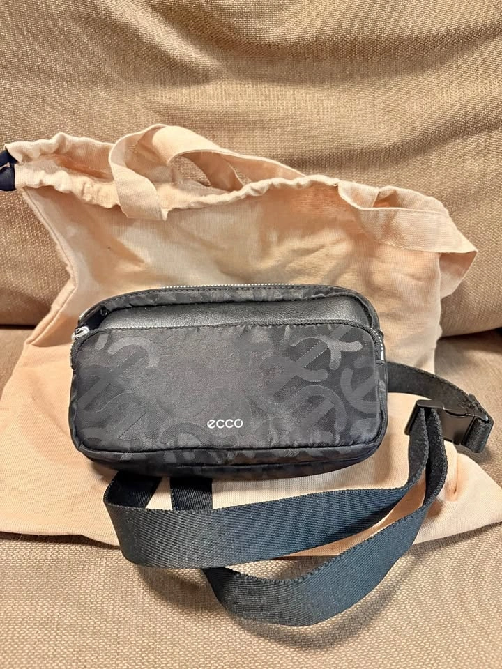 ECCO Crossbody / Belt Bag – Brand New w/ Dust Bag