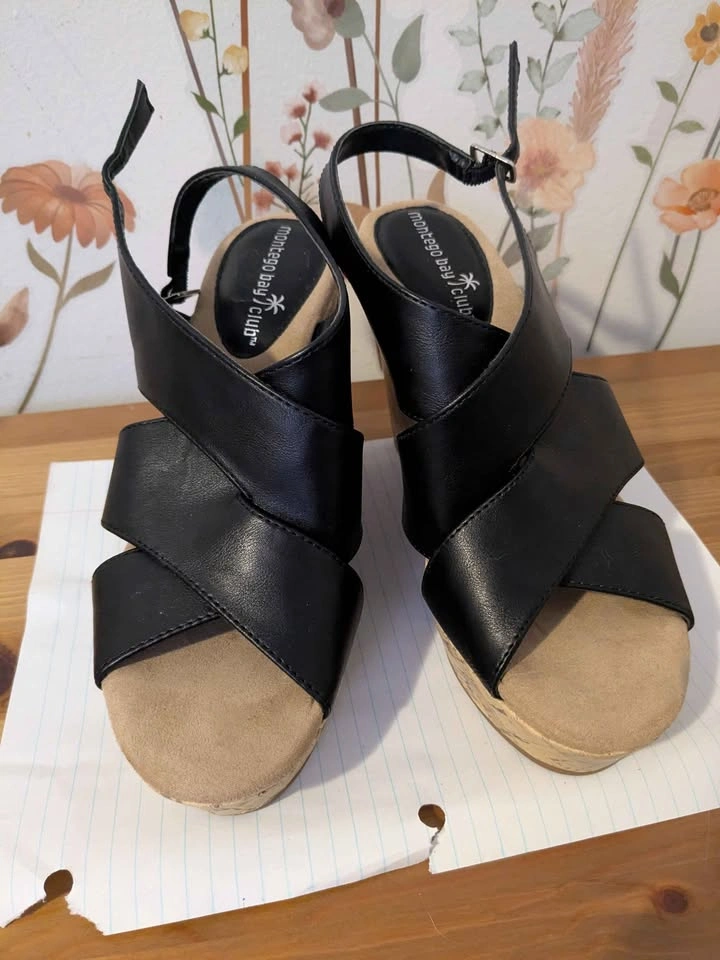 Cute Womens' Wedge Sandals - photo 3