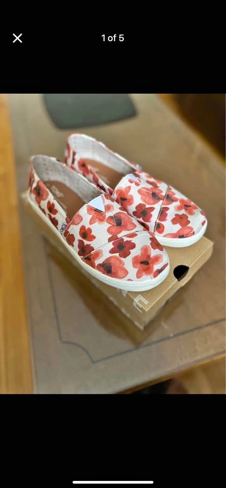 Women’s Tom’s shoes with tags. Size 6. $20