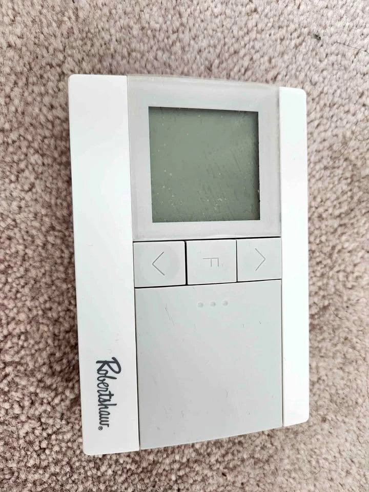 🥕 Robertshaw RS2110 ECONOMY SERIES NON-PROGRAMMABLE THERMOSTAT