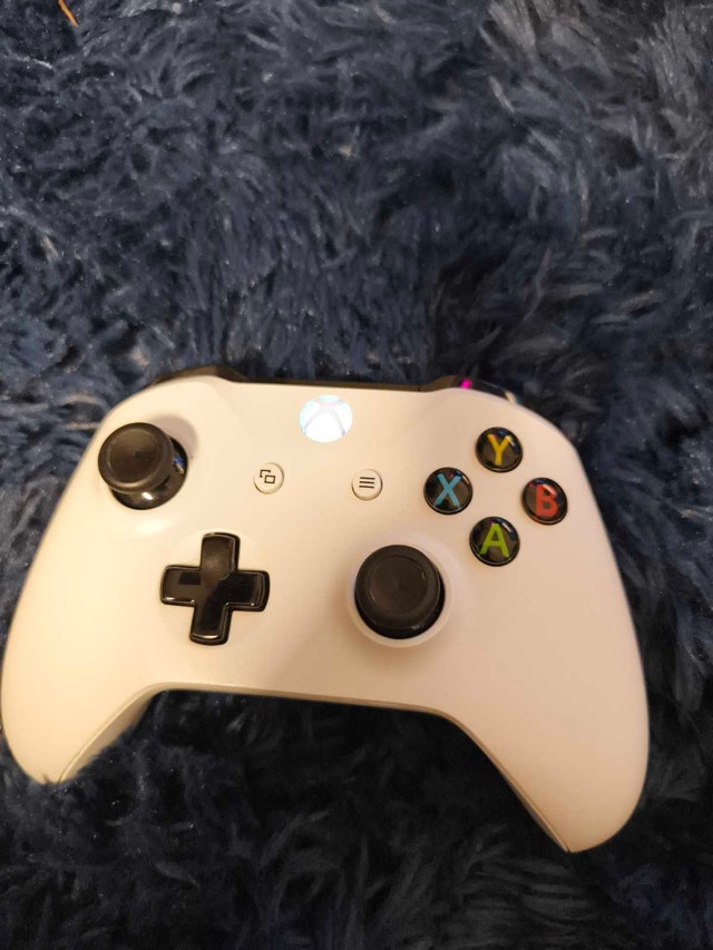 White Xbox Controller