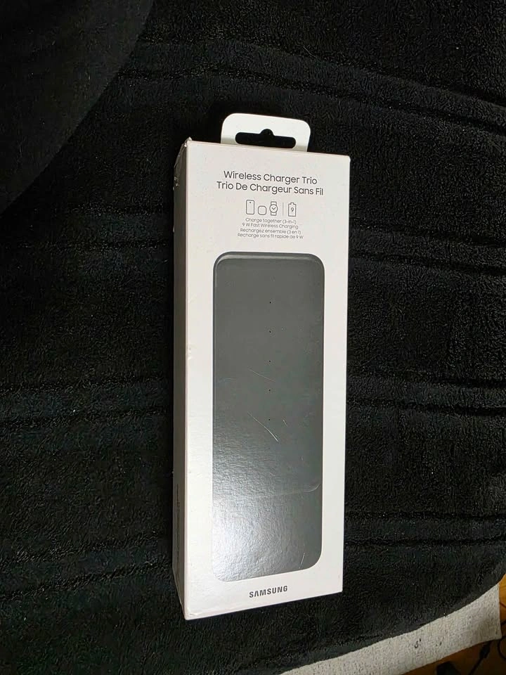 Samsung Wireless Charger Trio – Like New - photo 5