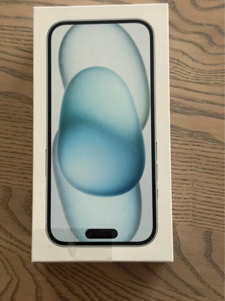 iPhone 15 128GB Light Blue Titanium - photo 3