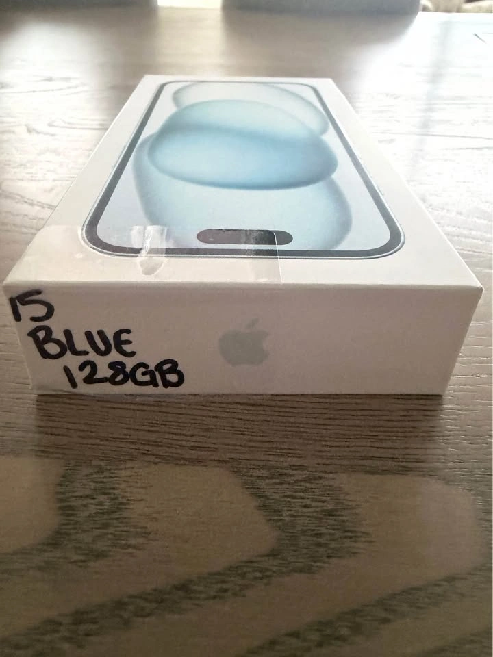 iPhone 15 128GB Light Blue Titanium - photo 5