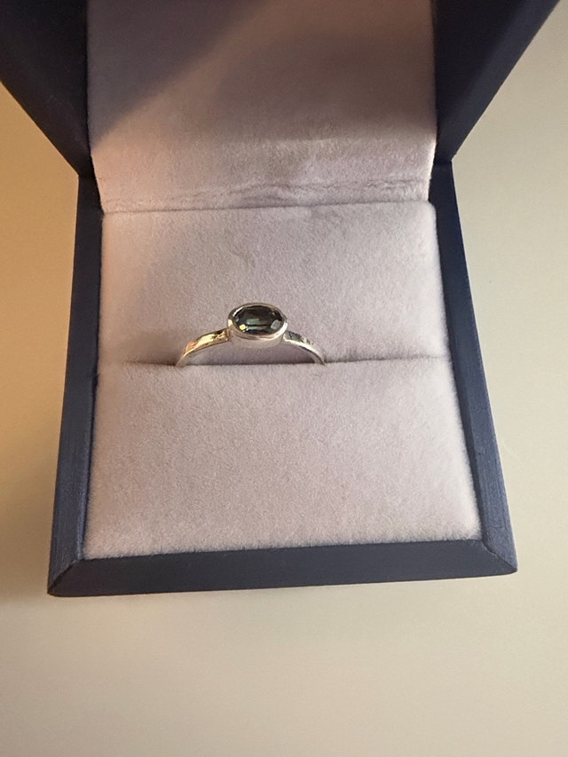 Sterling silver green stone ring, size 9