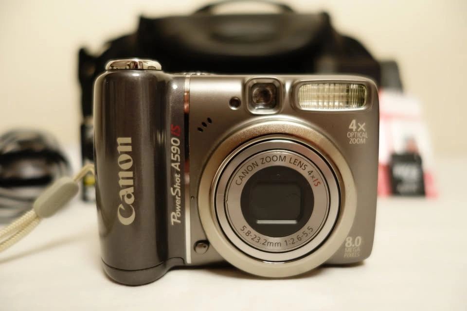 Canon PowerShot A590 IS 8MP 4X Optical Zoom Digital Camera Bundl - photo 2