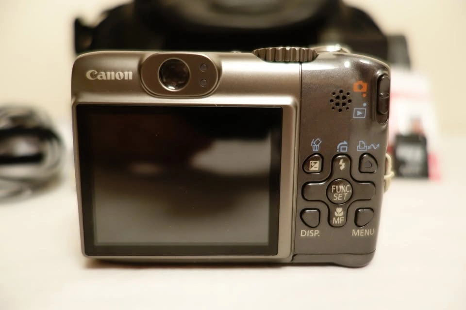 Canon PowerShot A590 IS 8MP 4X Optical Zoom Digital Camera Bundl - photo 3