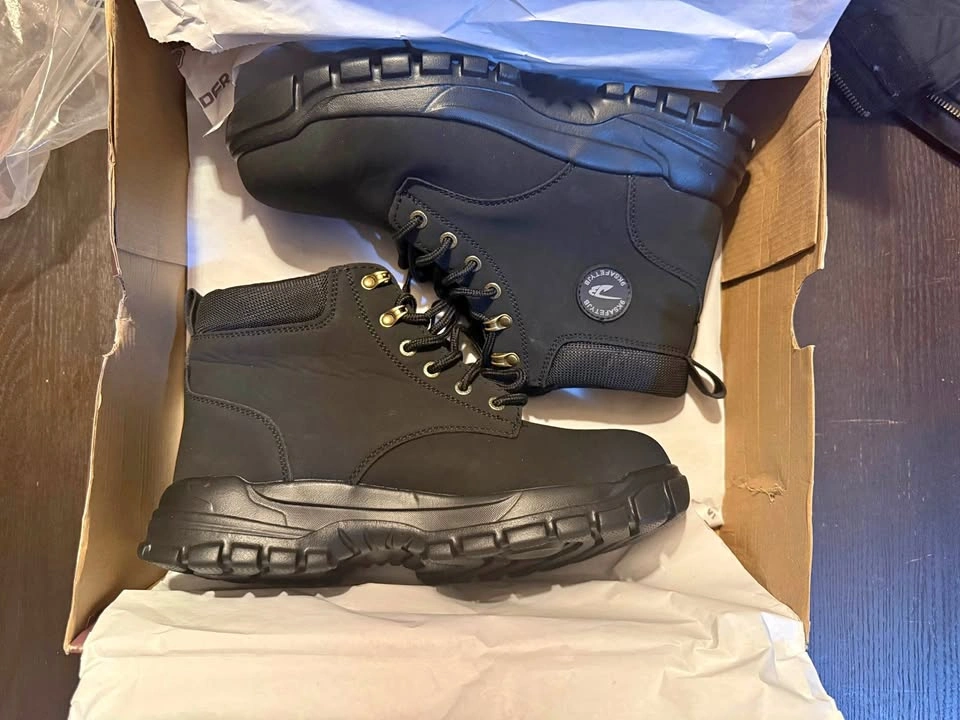 Brand NEW Lightweight Steel Toe Work boots Black (size 10)