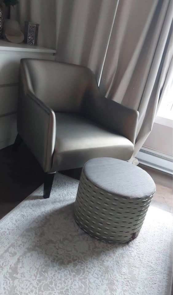 Roche Bobois Club Armchair with Ottoman and Cushion - photo 2