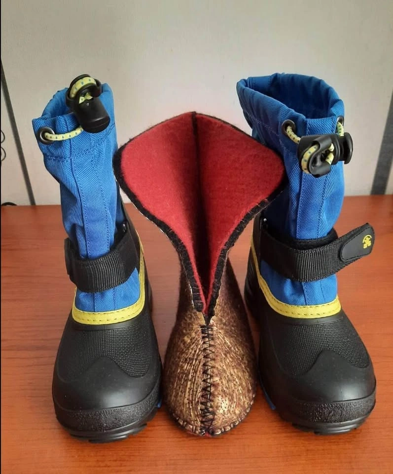 Boy's Size 5 Snow Boots - photo 2