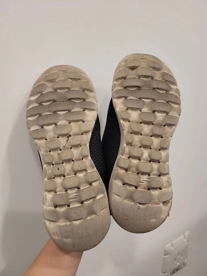 Skechers Go Walk Women shoes Size 6 or 6.5 - photo 2