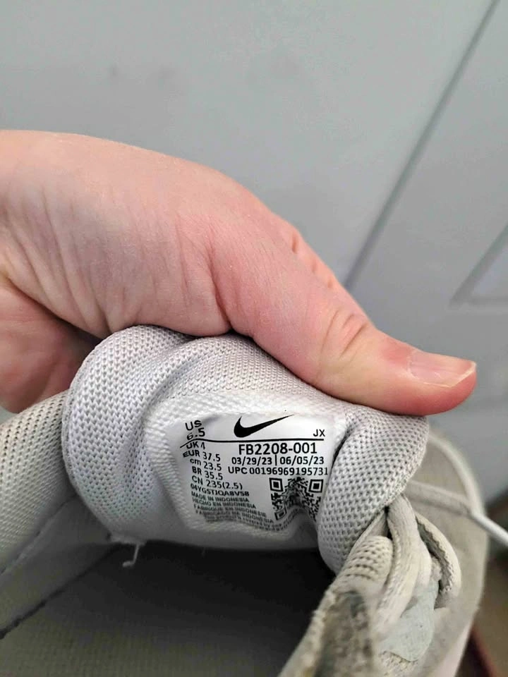 Nike Women's Revolution 7 Running Shoes