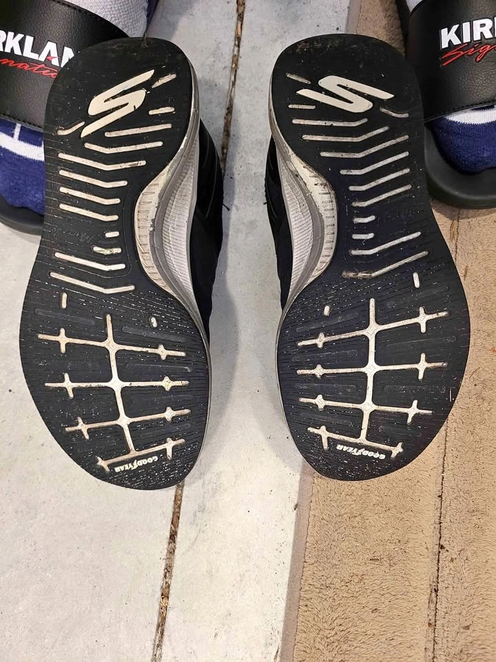 Skechers GO RUN sneakers with Twist Fit