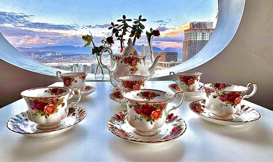 Royal Albert Old Country Roses Teacup & saucer