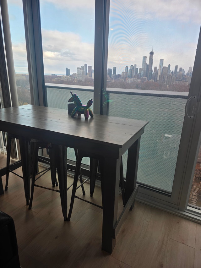 Rustic Table and 3 Stools Included - photo 2