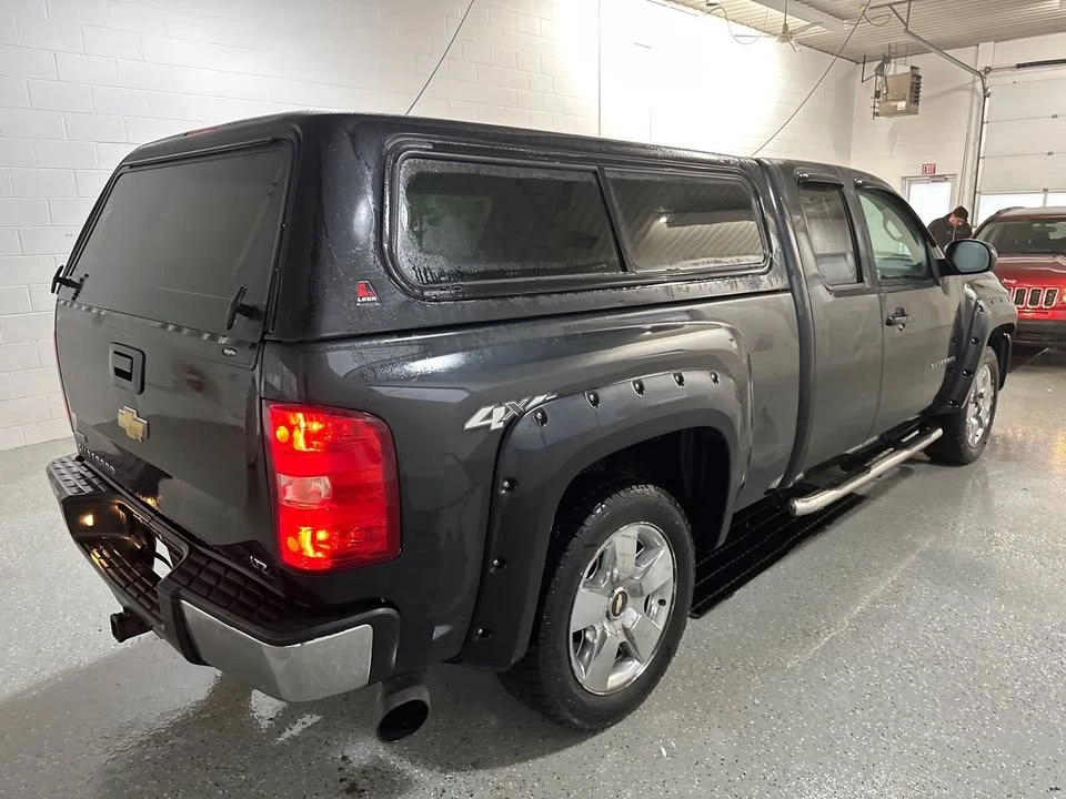 2010 Chevrolet Silverado 1500 LTZ 4WD Ext Cab - photo 3