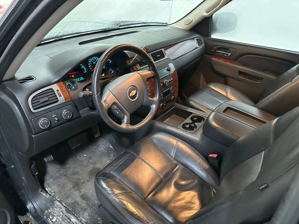 2015 Chevrolet Suburban - photo 3