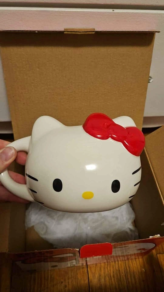 Hello Kitty Mug Red Bow Hand Painted - photo 3