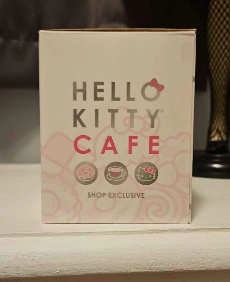 Hello Kitty Cafe Exclusive Mug - photo 2