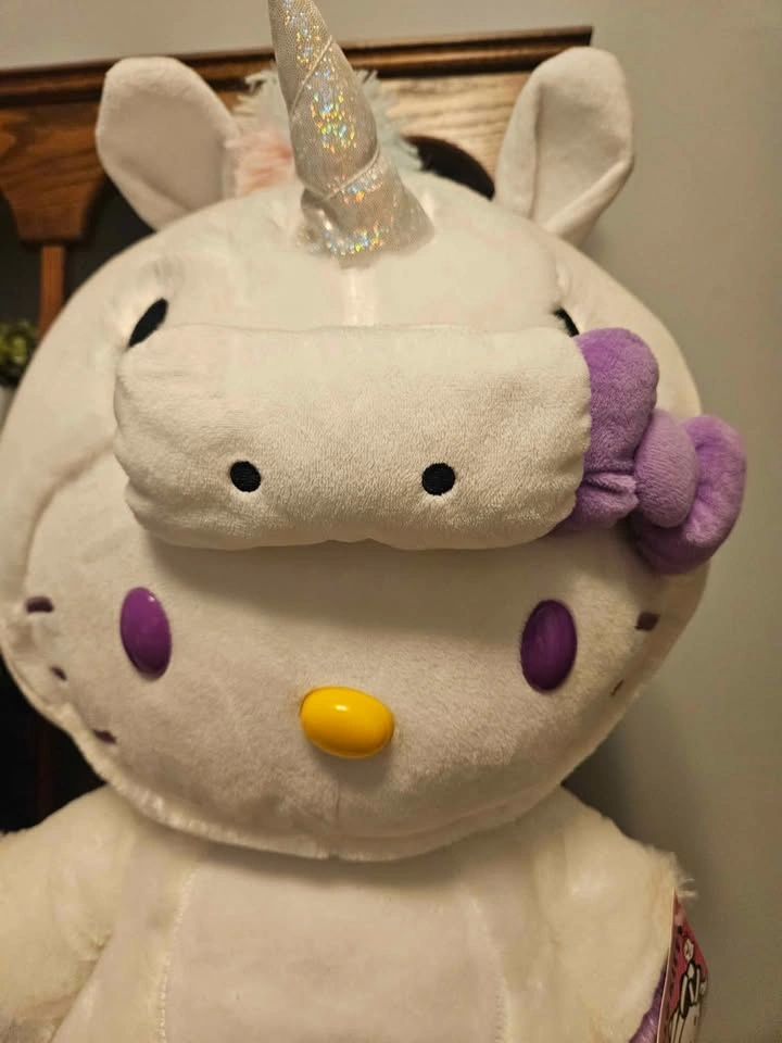Hello Kitty Unicorn Greeter CVS 2020 - photo 3