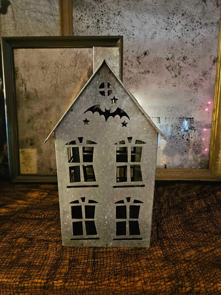 Halloween Haunted House Galvanized Lantern - photo 3