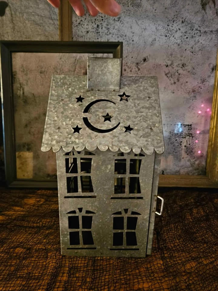 Halloween Haunted House Galvanized Lantern - photo 4