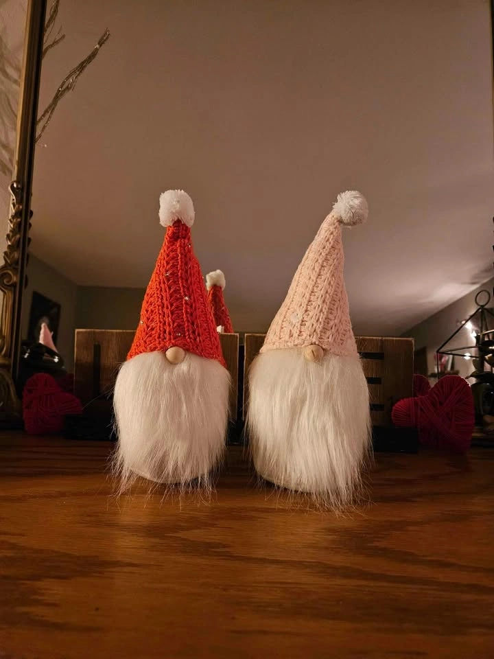 Target Valentine's Day Gnomes - photo 2