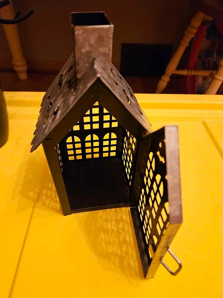Halloween Spooky House Galvanized Lantern - photo 2