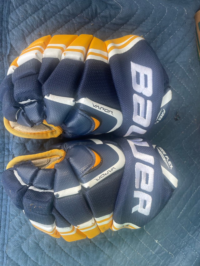 Bauer Vapor X70 Hockey Gloves