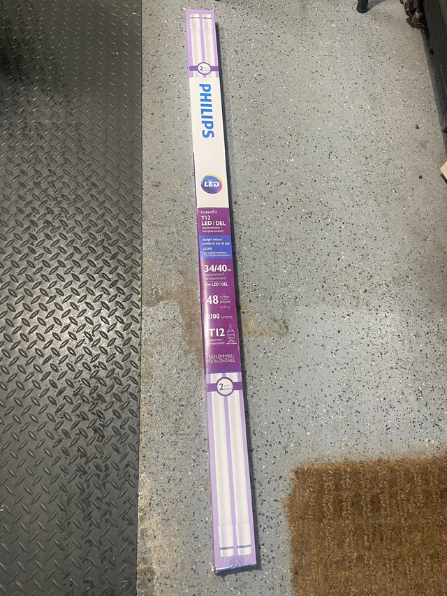Phillips T12 48” led tube lights x Two - photo 2