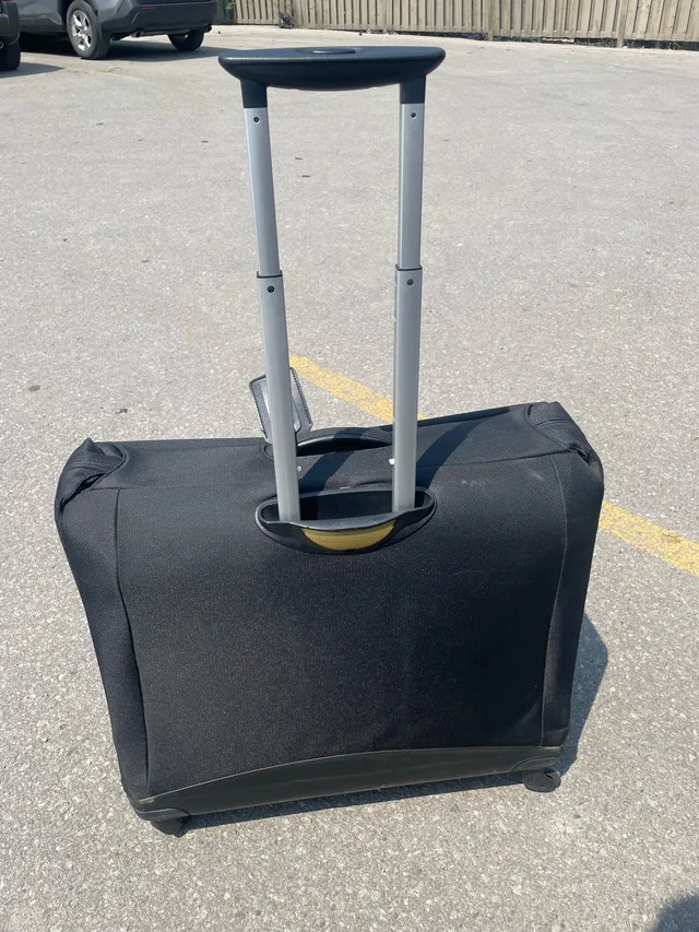 Samsonite Suit Carrier garment bag - four swivel spinner wheel image indicator(2)