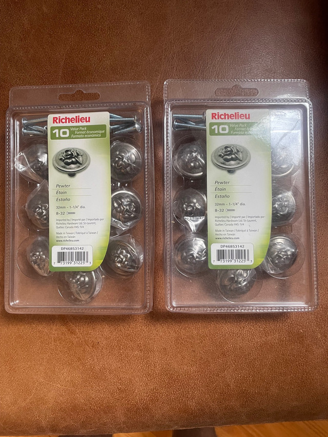 Richelieu Door Cabinet Knobs Pewter Finish - 20 pcs New