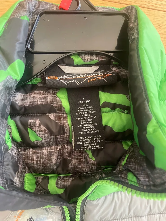 New feather & down vest jacket - youth 14-16 image indicator(2)