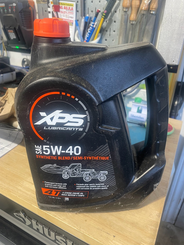 XPS 5W40 synthetic blend oil