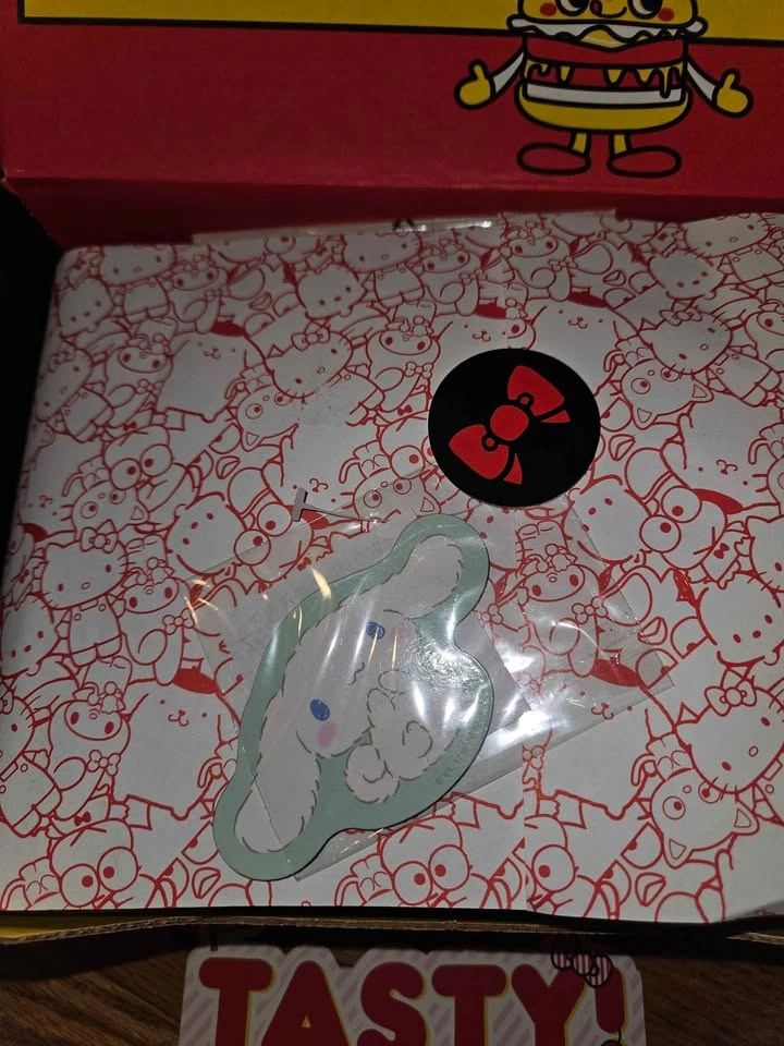 Hello Kitty Loot Crate Tasty Box - photo 4