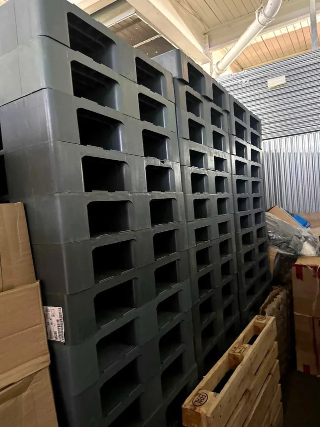 ➡️ Heavy-Duty Industrial Plastic Pallets image indicator(6)