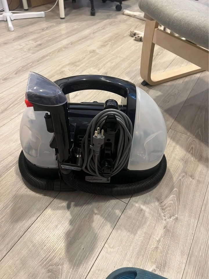 Bissell Portable Deep Cleaner - photo 2