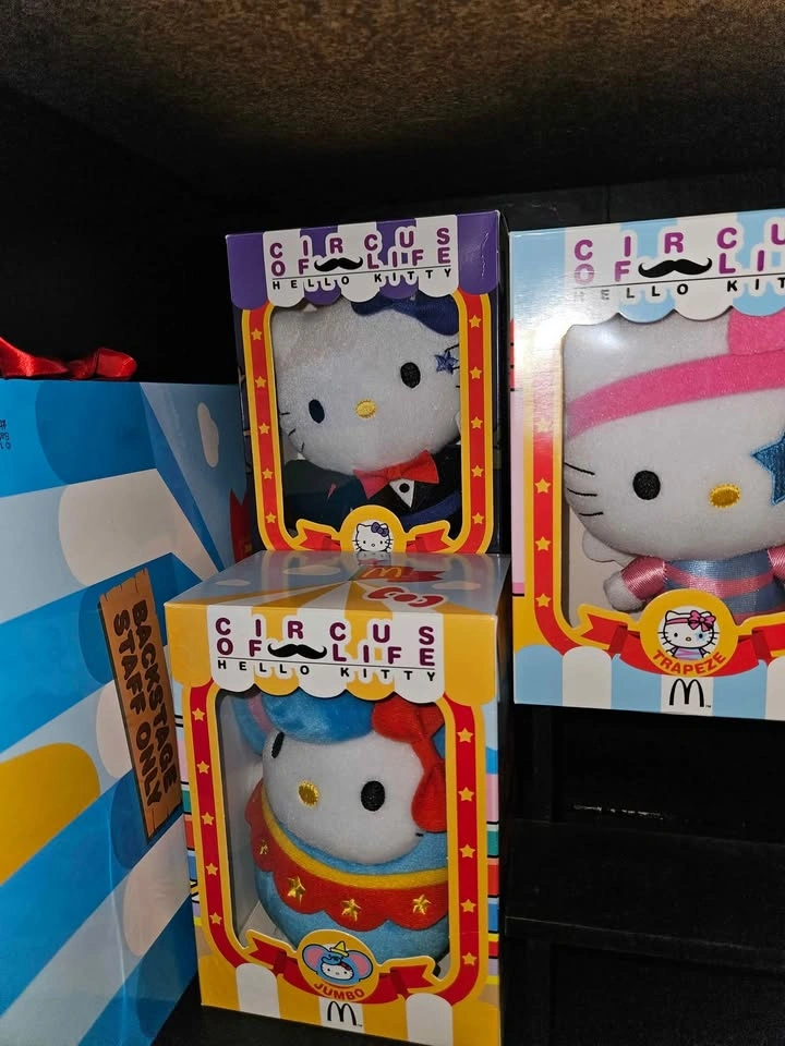 McDonald's Hello Kitty Circus Plush - photo 3