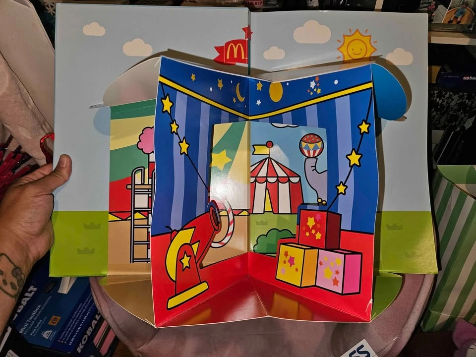 McDonald's Hello Kitty Circus Plush - photo 4