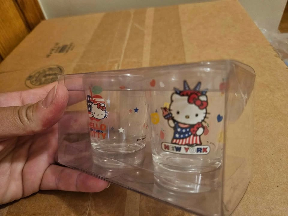 New York Hello Kitty Shot Glasses - photo 2