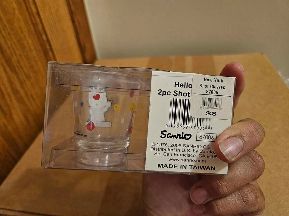New York Hello Kitty Shot Glasses - photo 5