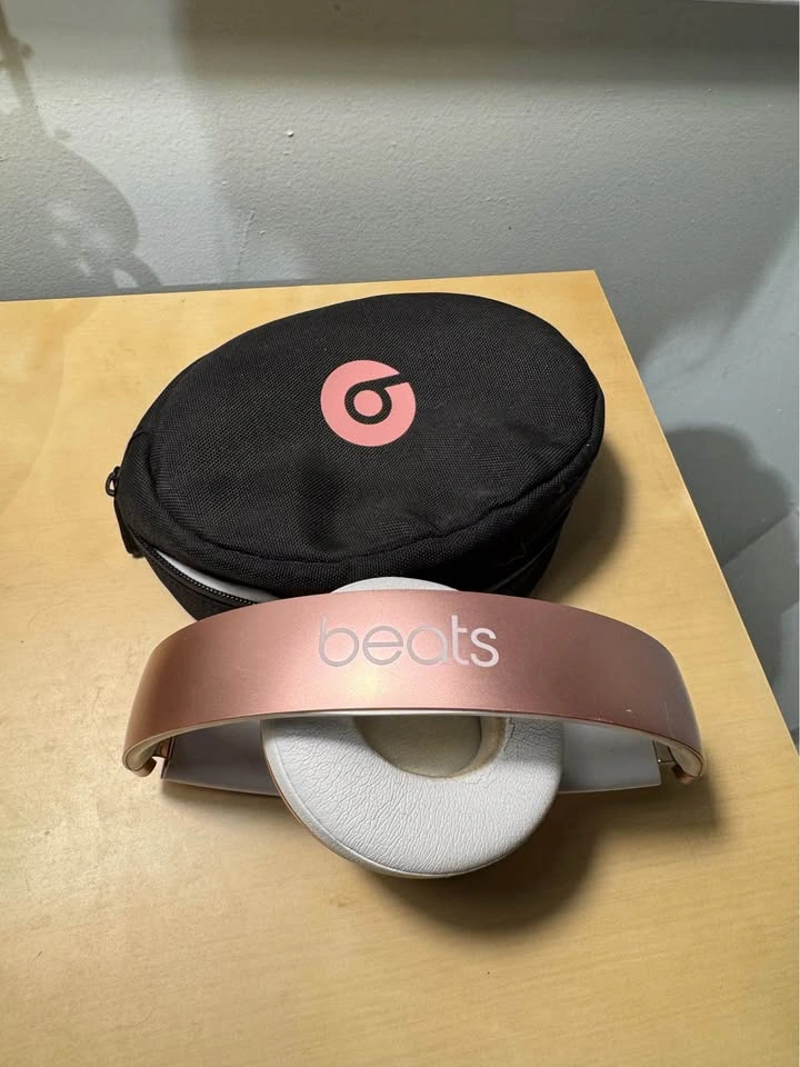 Beats Solo3 Wireless Headphones (Rose Gold) - In Box - photo 2