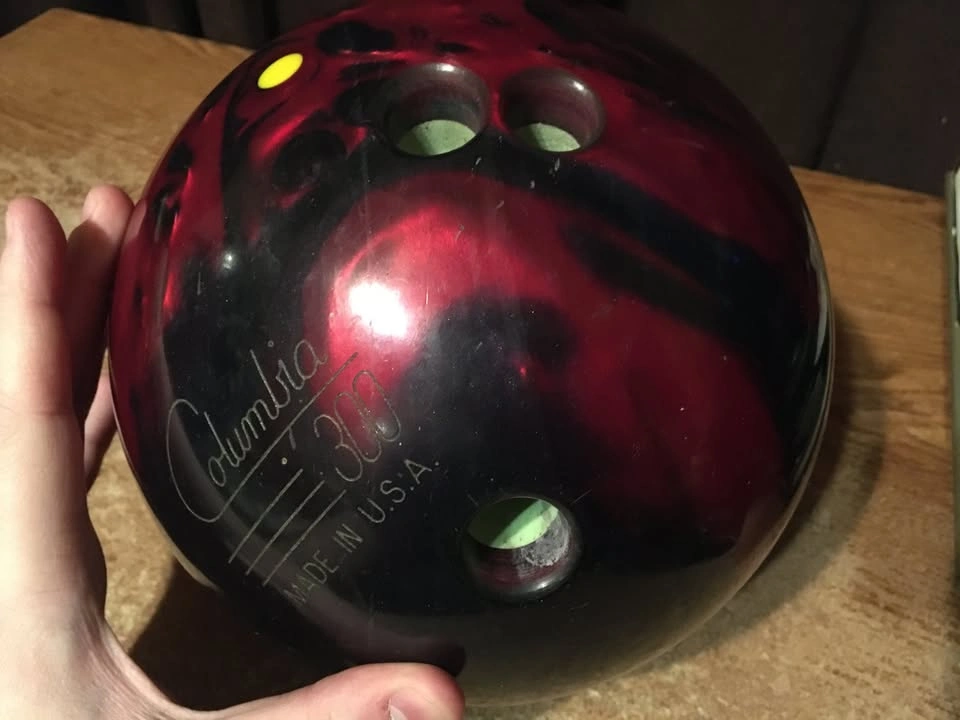 Columbia 300 Messenger Bowling Ball - 12 Lbs - photo 2