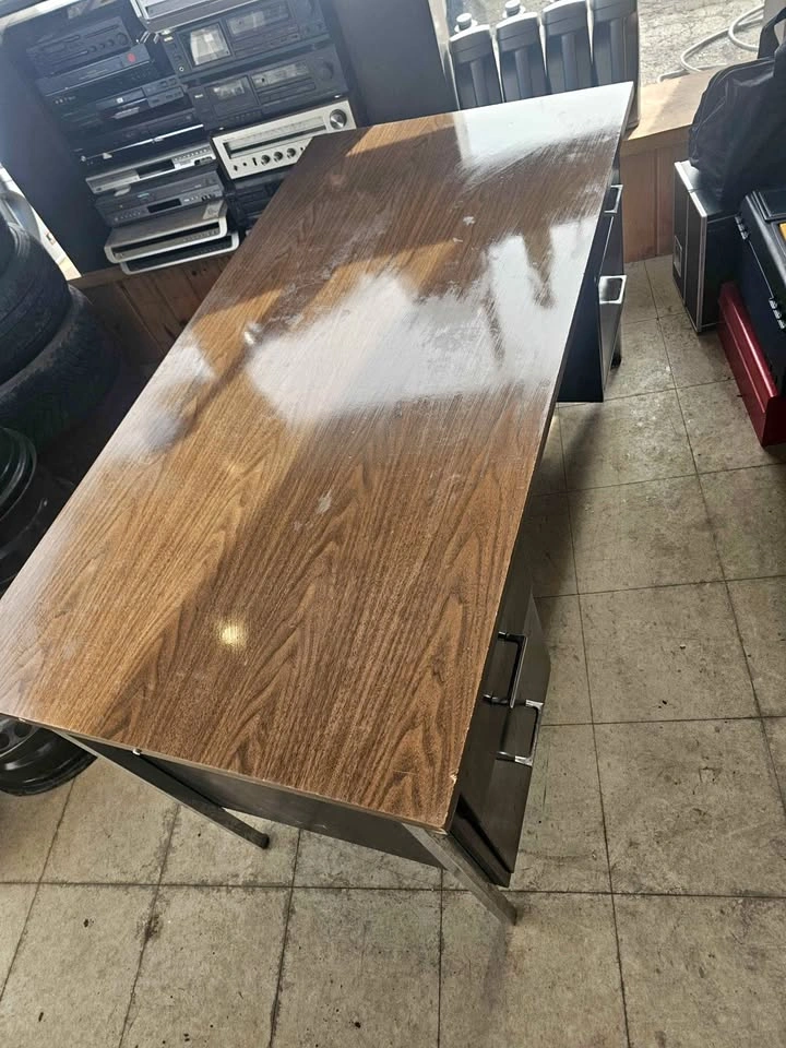 Wooden office table