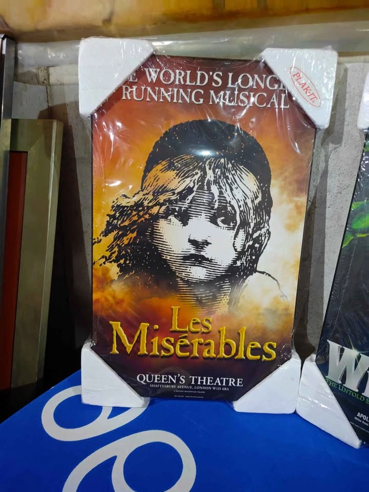 Wicked & Les Miserables Musical Posters x2 - photo 2