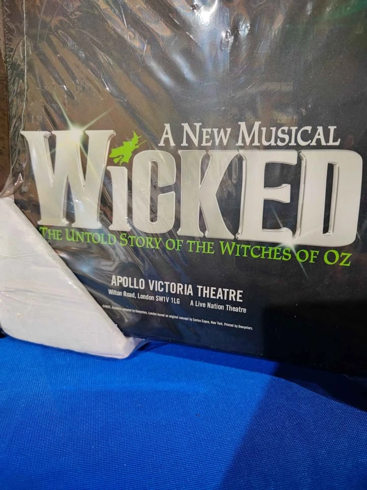 Wicked & Les Miserables Musical Posters x2 - photo 4