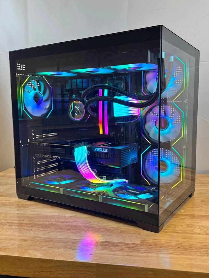 Ryzen 7 9800x3D | RTX 5070 Ti | 32GB RAM | 1TB SSD Gaming PC